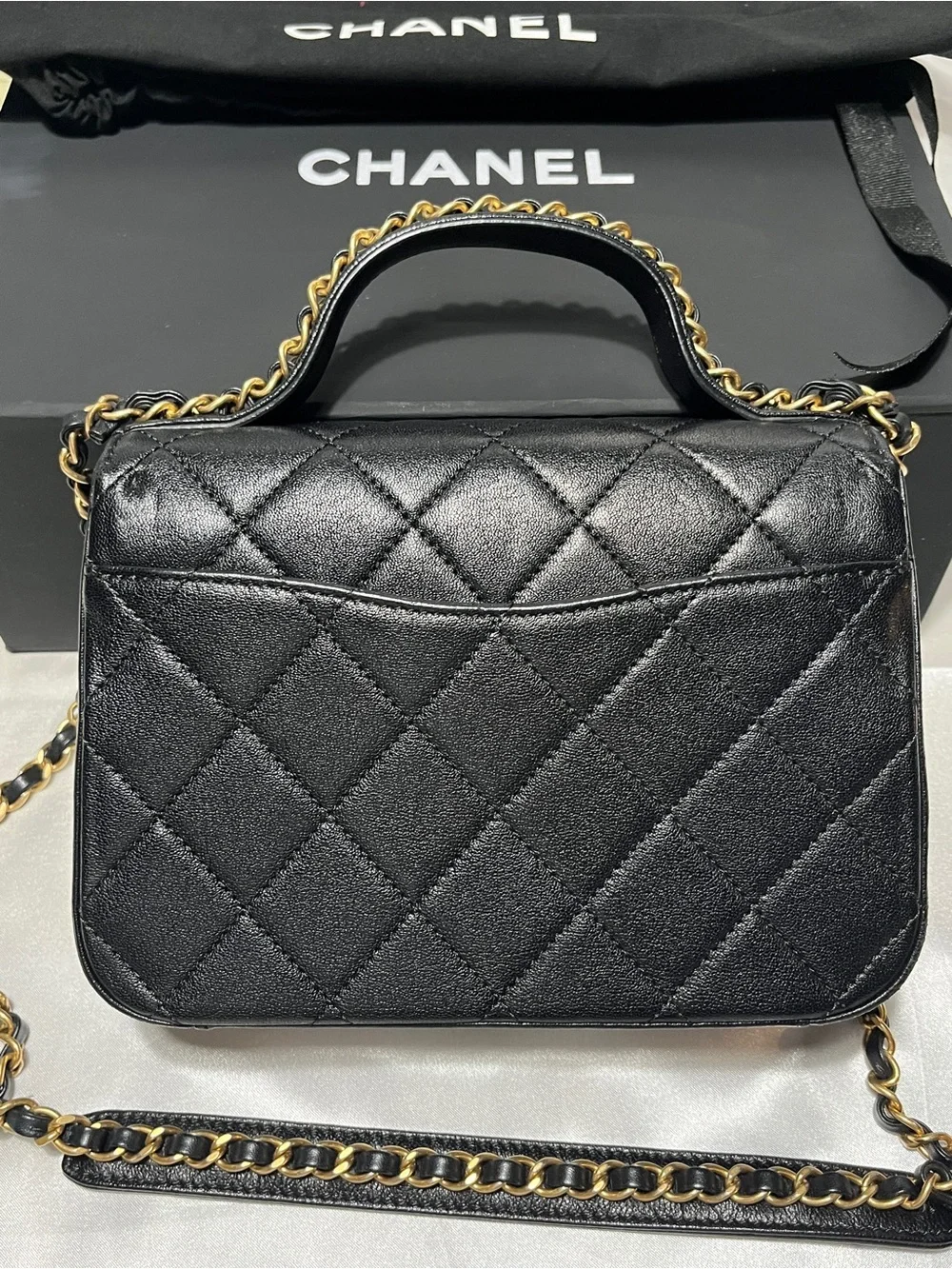 CHANEL classic quilted